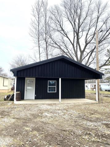 956 SW C Street Linton IN 47441