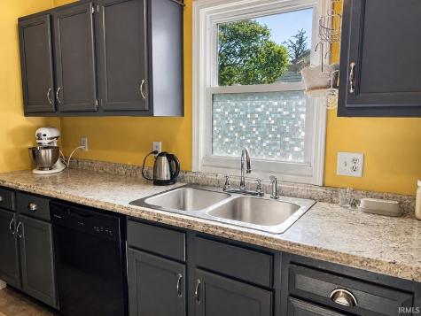 730 Ridgewood Drive Fort Wayne IN 46805