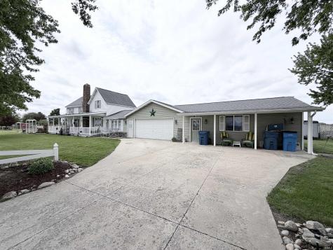 8902 S 900 E Road Walkerton IN 46574