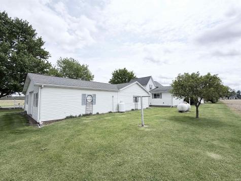 8902 S 900 E Road Walkerton IN 46574