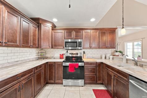 5504 N Lakeshore Drive Muncie IN 47304