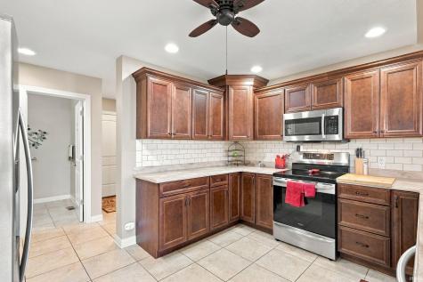 5504 N Lakeshore Drive Muncie IN 47304