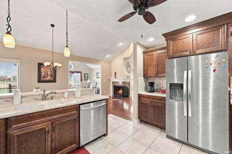 5504 N Lakeshore Drive Muncie IN 47304