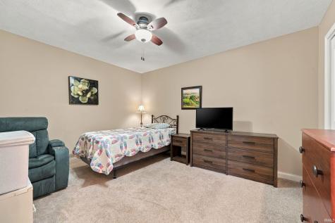 5504 N Lakeshore Drive Muncie IN 47304