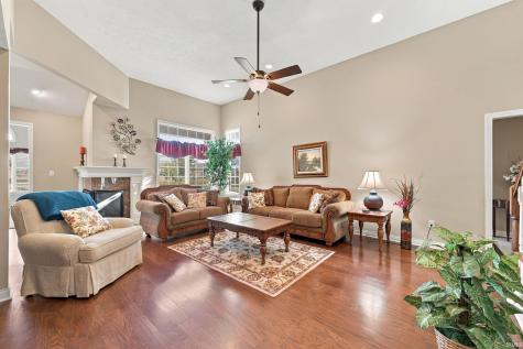 5504 N Lakeshore Drive Muncie IN 47304