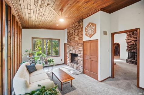 16946 Glacier Ridge Road Fort Wayne IN 46845