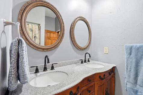 16946 Glacier Ridge Road Fort Wayne IN 46845
