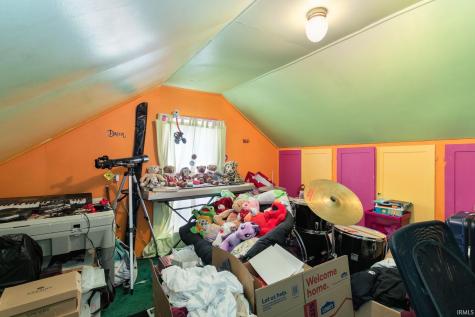 1635 Longley Avenue South Bend IN 46628