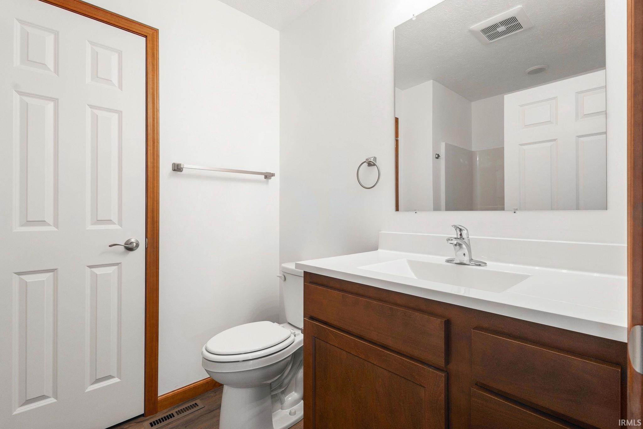 1563 E Edgar East Avenue Mishawaka IN 46545