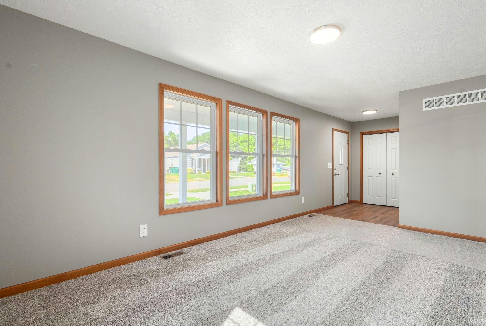 1563 E Edgar East Avenue Mishawaka IN 46545
