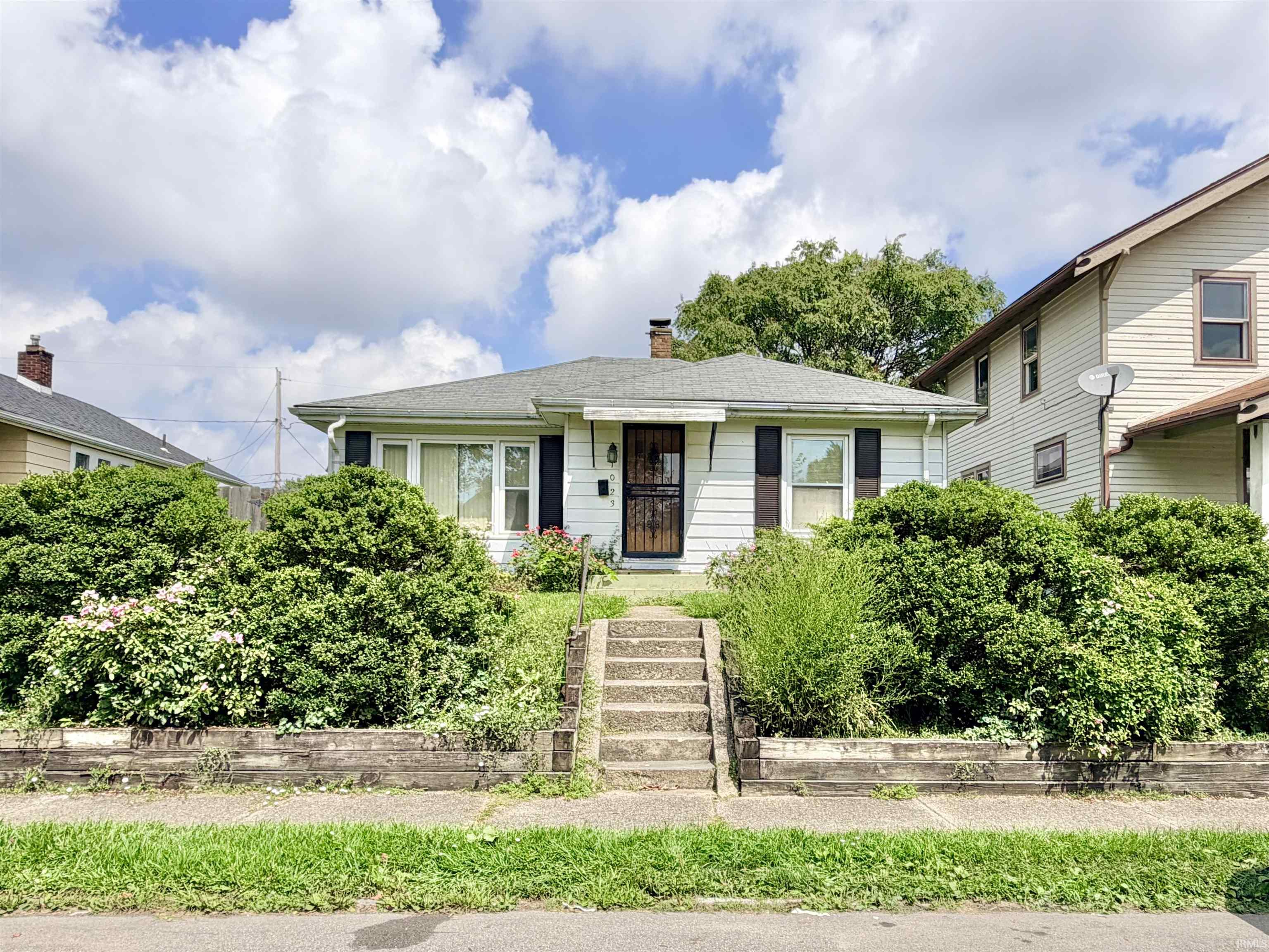1023 Shore Drive Fort Wayne IN 46805