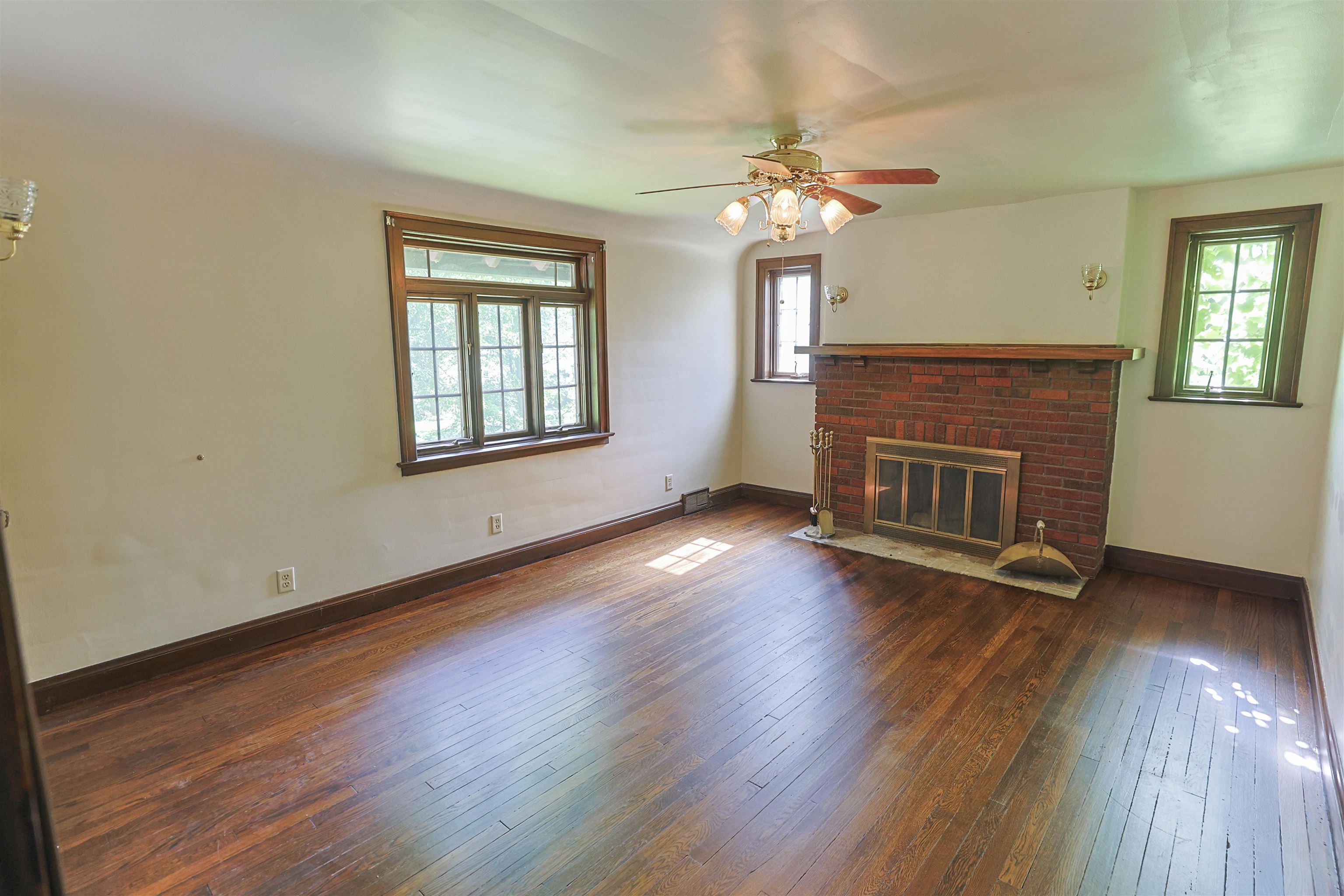 1315 Sunnymede Avenue South Bend IN 46615