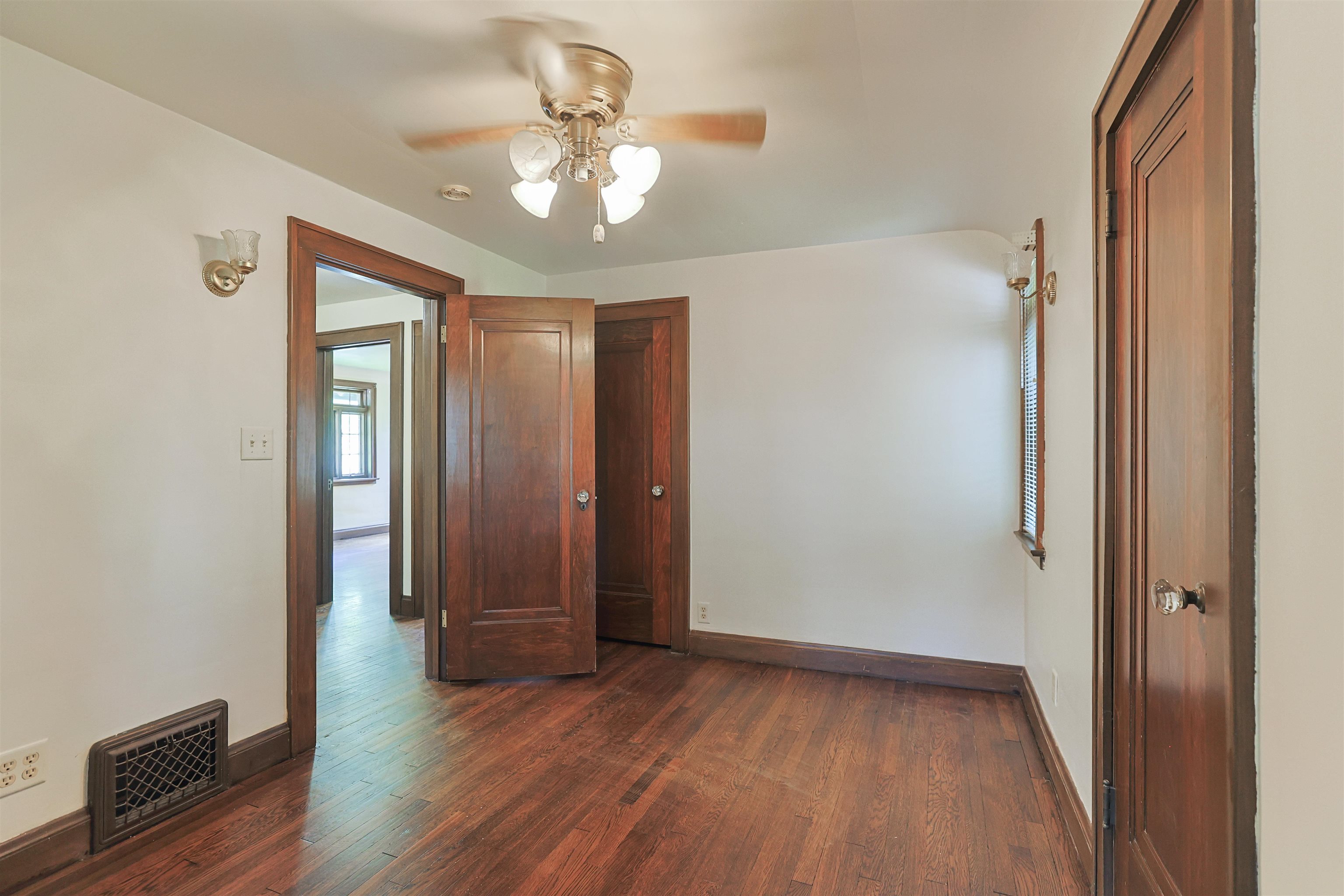 1315 Sunnymede Avenue South Bend IN 46615
