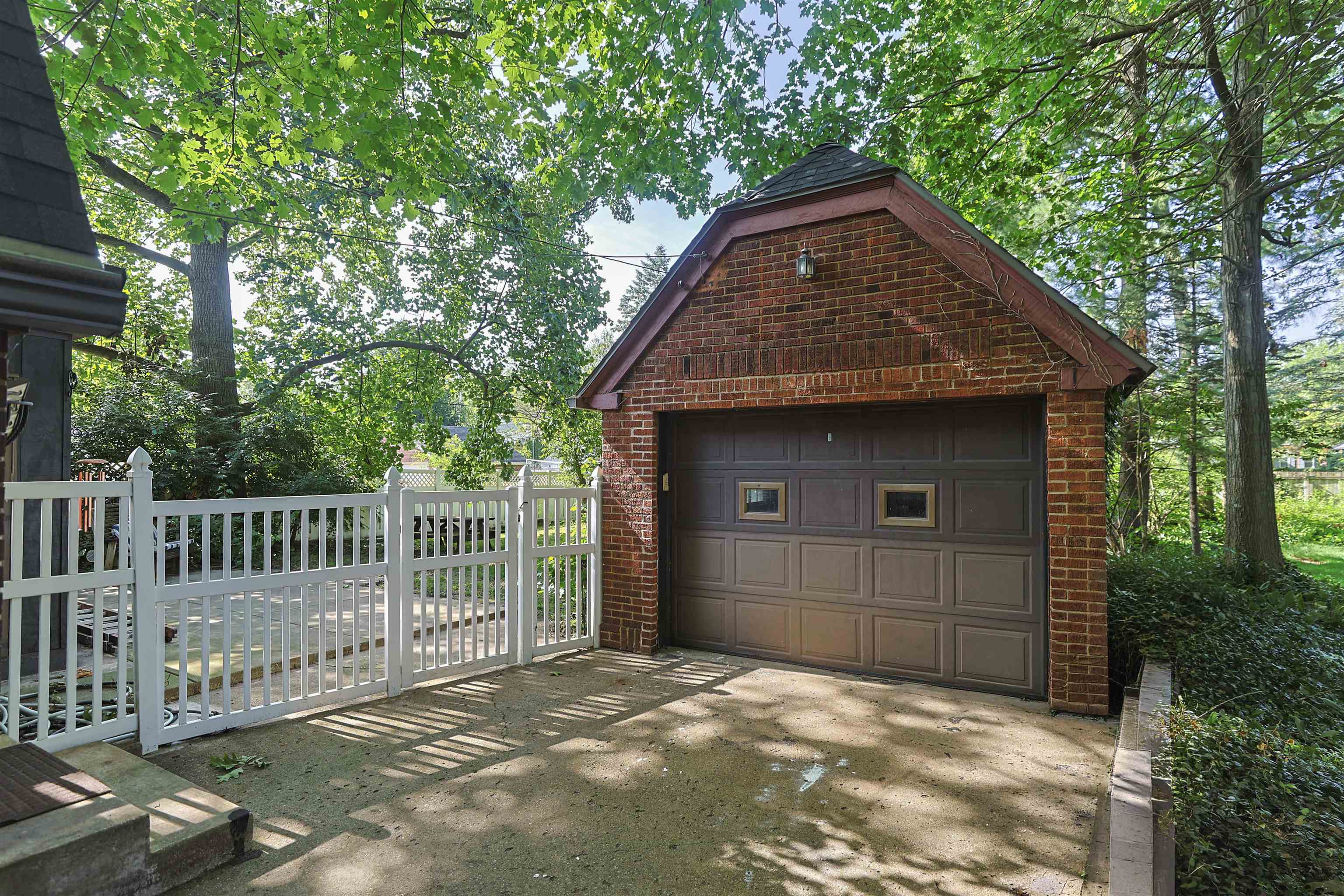 1315 Sunnymede Avenue South Bend IN 46615
