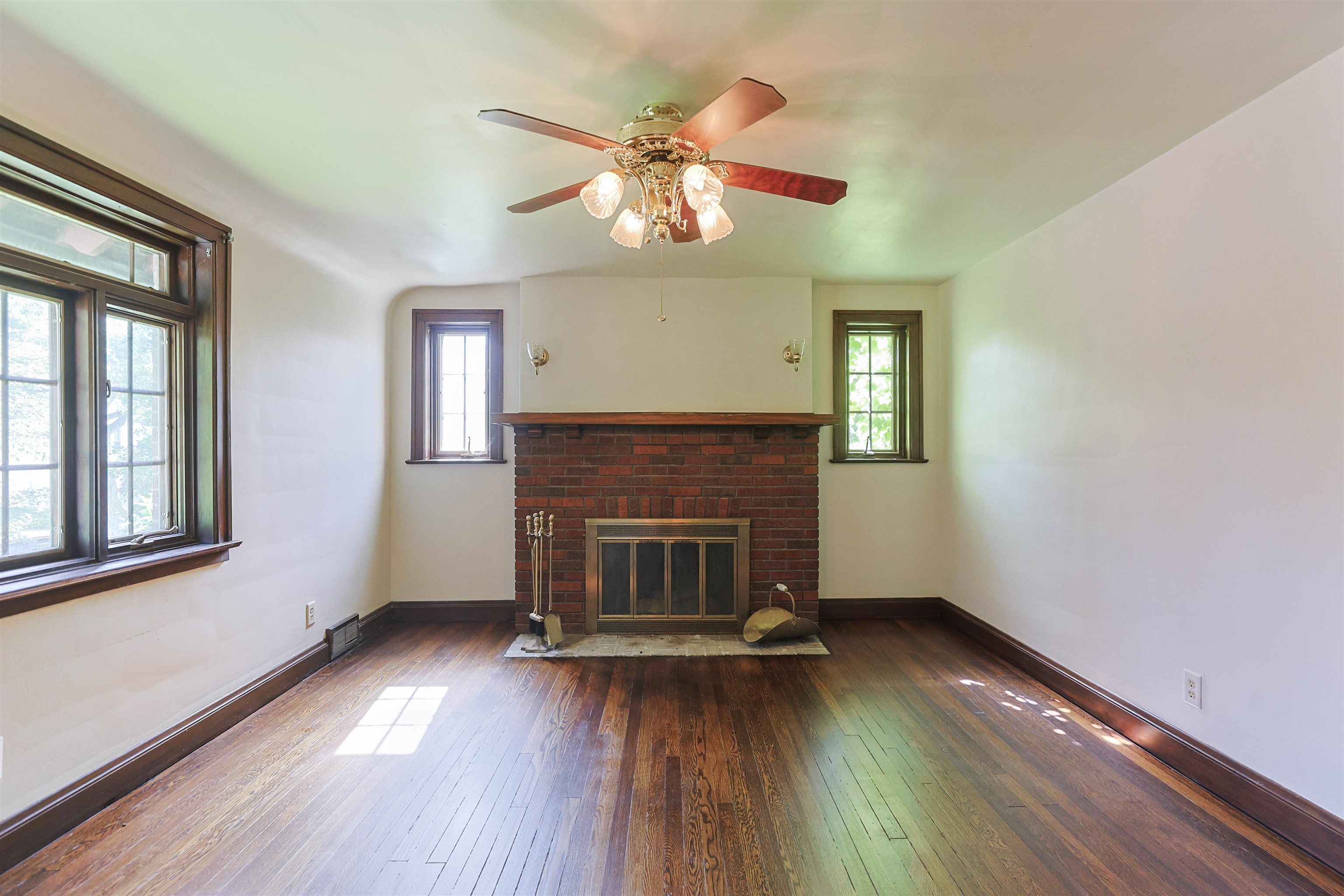 1315 Sunnymede Avenue South Bend IN 46615