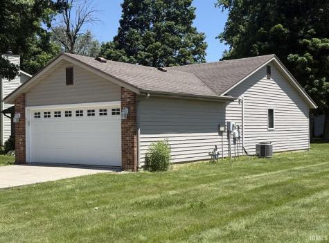 627 Bosuns Drive Fort Wayne IN 46819