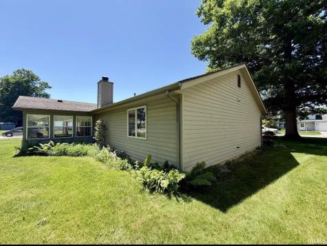 627 Bosuns Drive Fort Wayne IN 46819