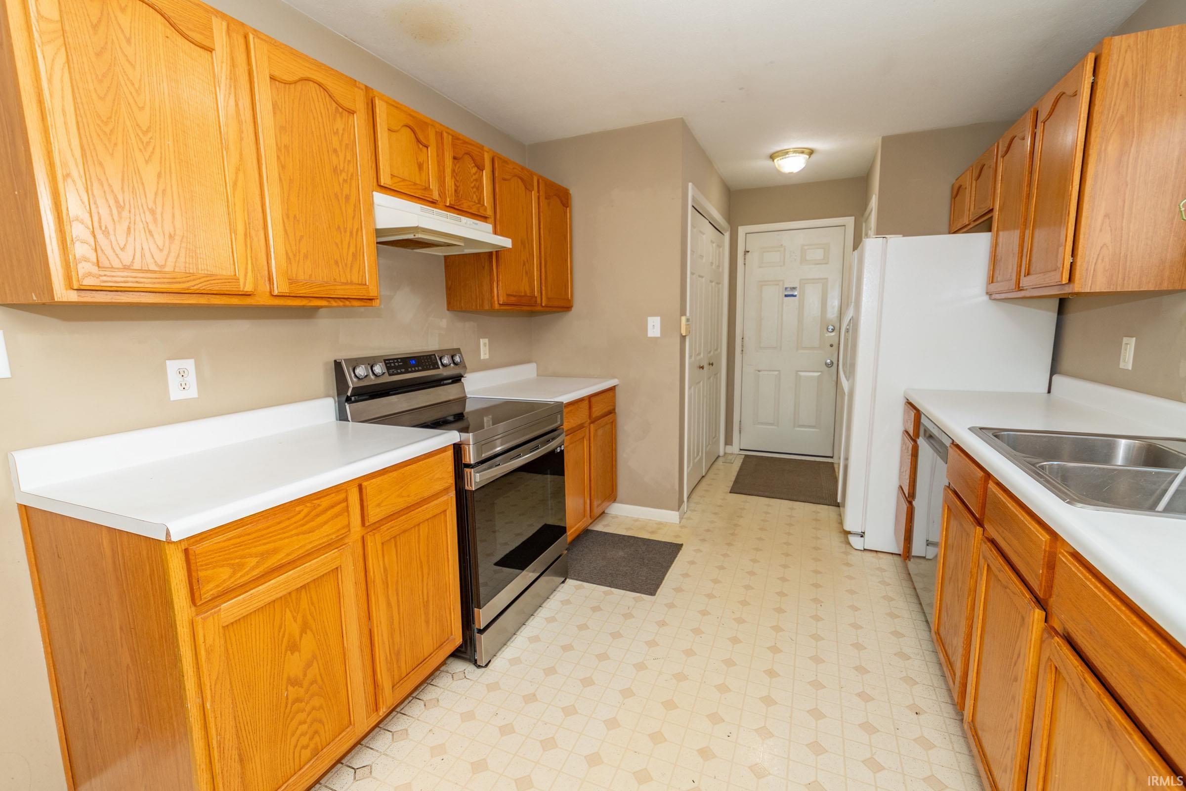 3208 Sand Wood Drive South Bend IN 46628