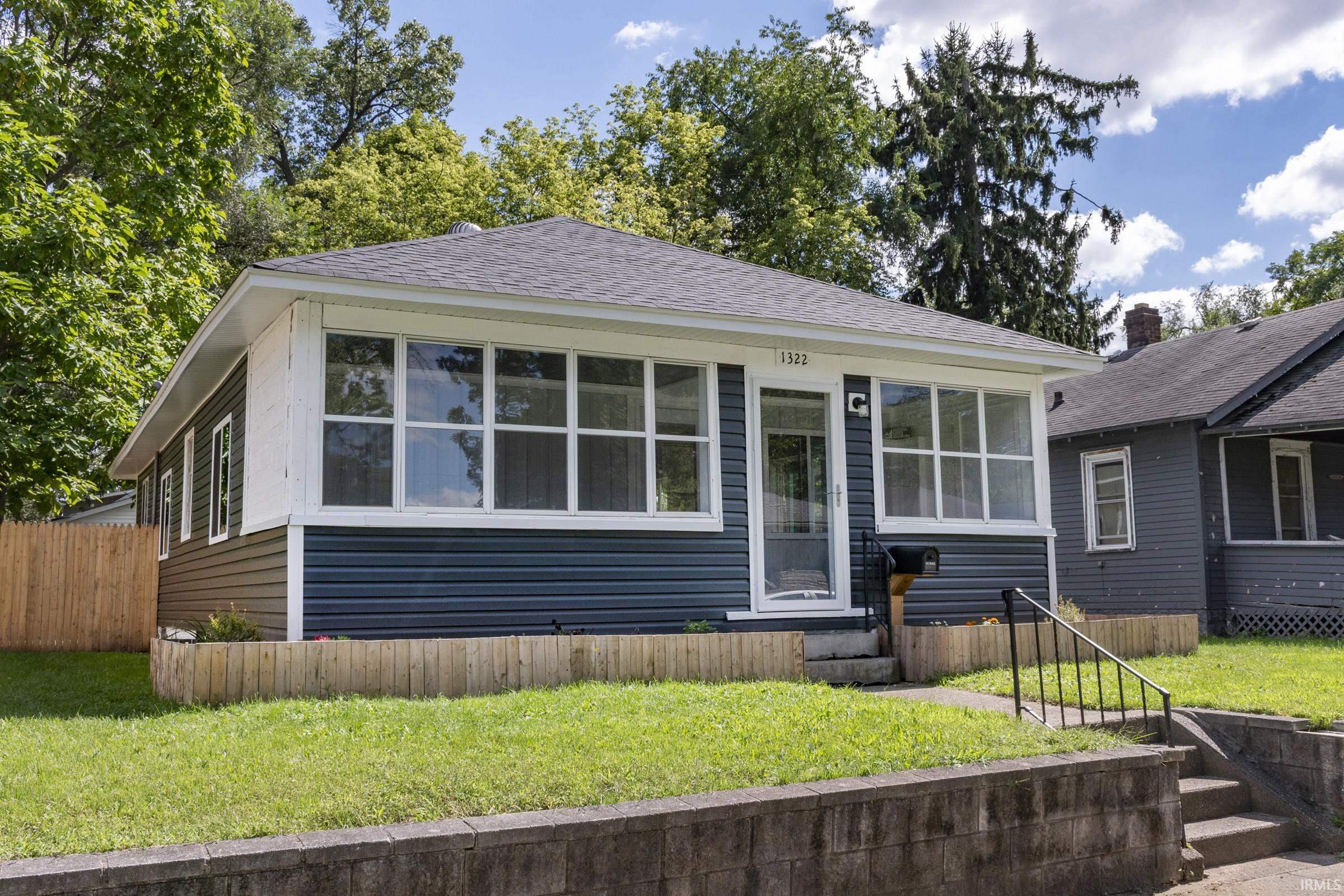 1322 Johnson Street South Bend IN 46628