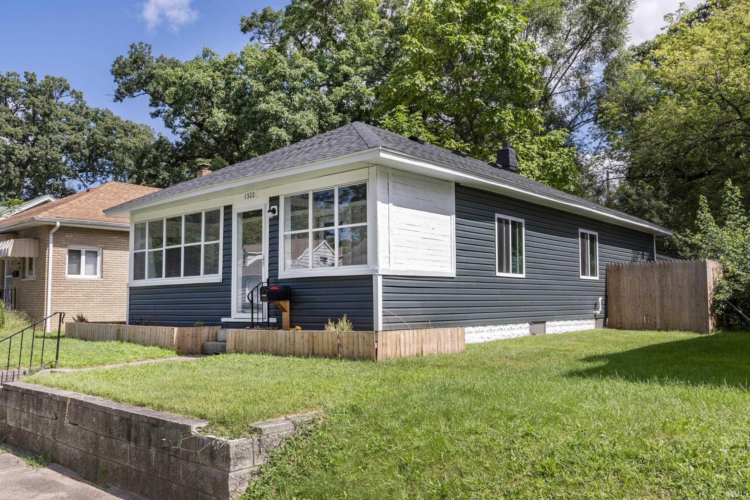 1322 Johnson Street South Bend IN 46628