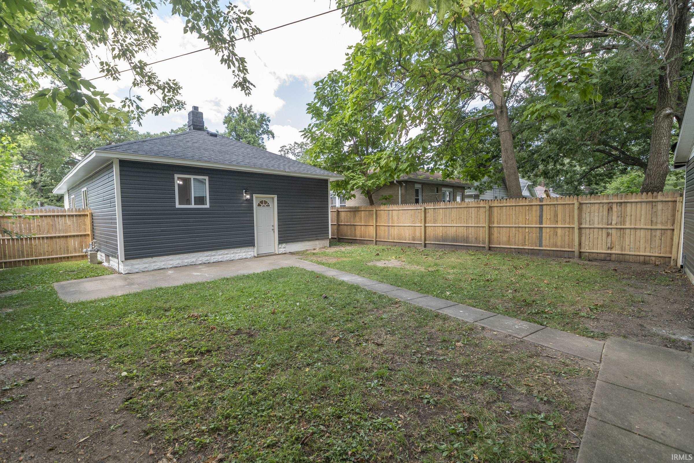 1322 Johnson Street South Bend IN 46628
