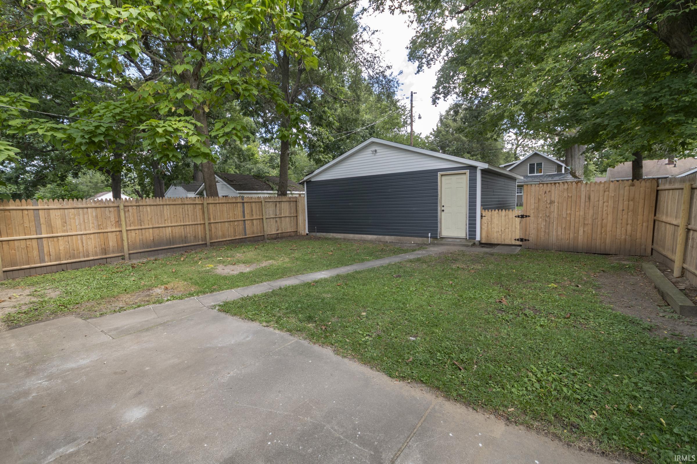 1322 Johnson Street South Bend IN 46628