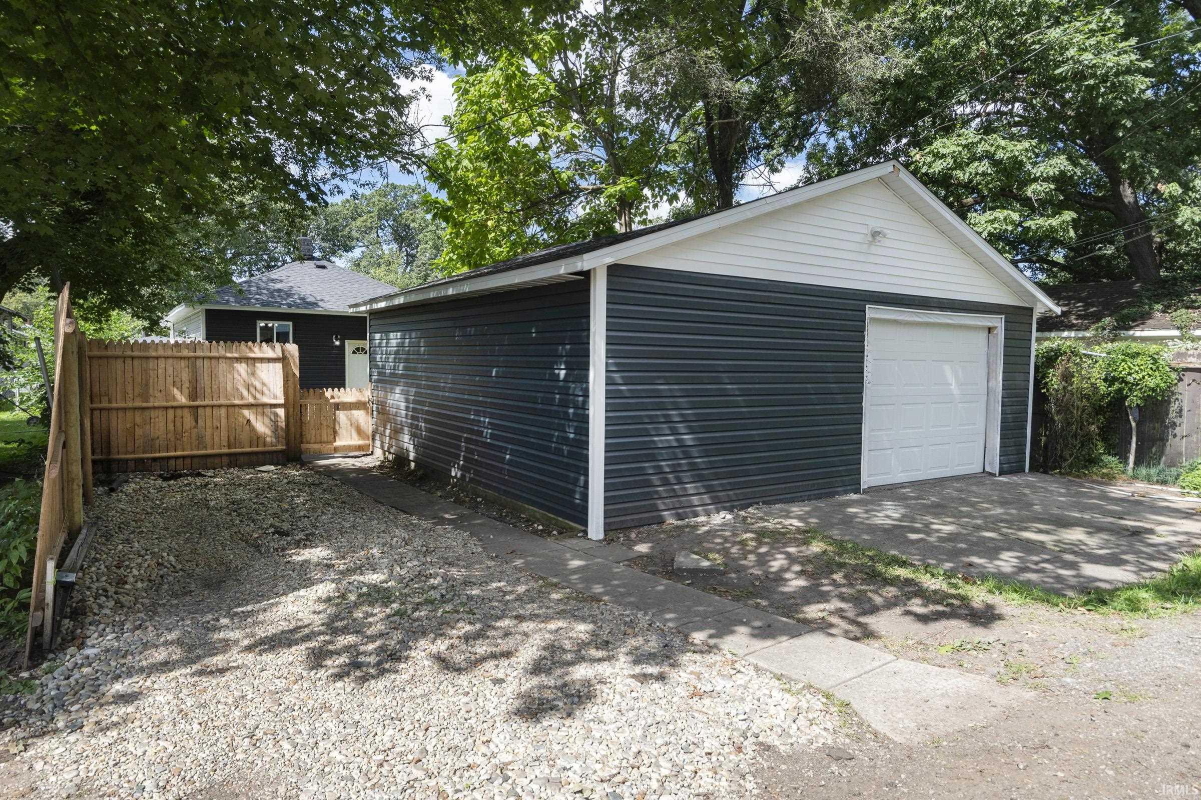 1322 Johnson Street South Bend IN 46628