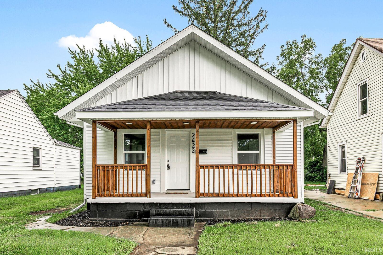 2422 Kenwood Avenue South Bend IN 46628