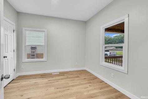 2422 Kenwood Avenue South Bend IN 46628