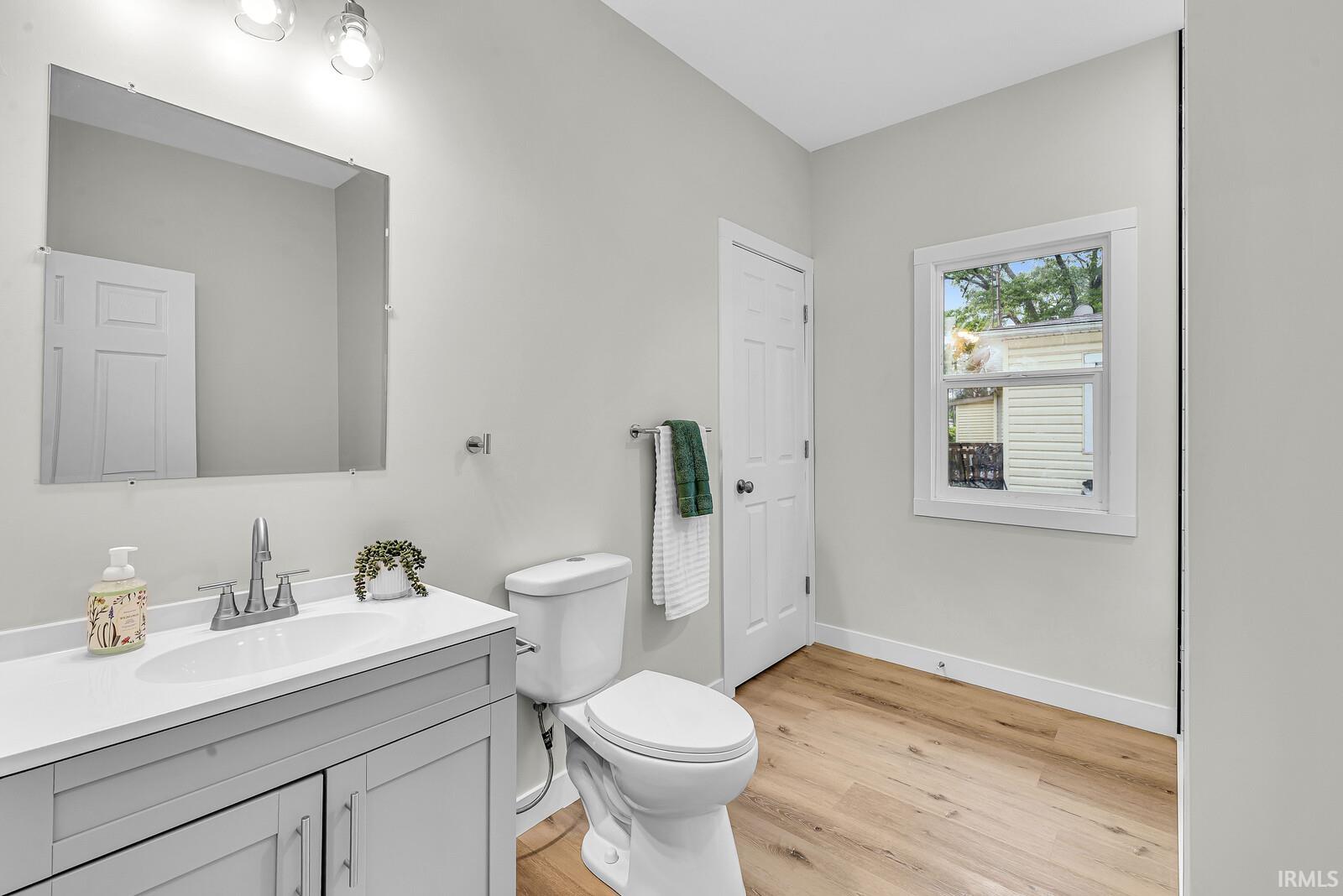 2422 Kenwood Avenue South Bend IN 46628