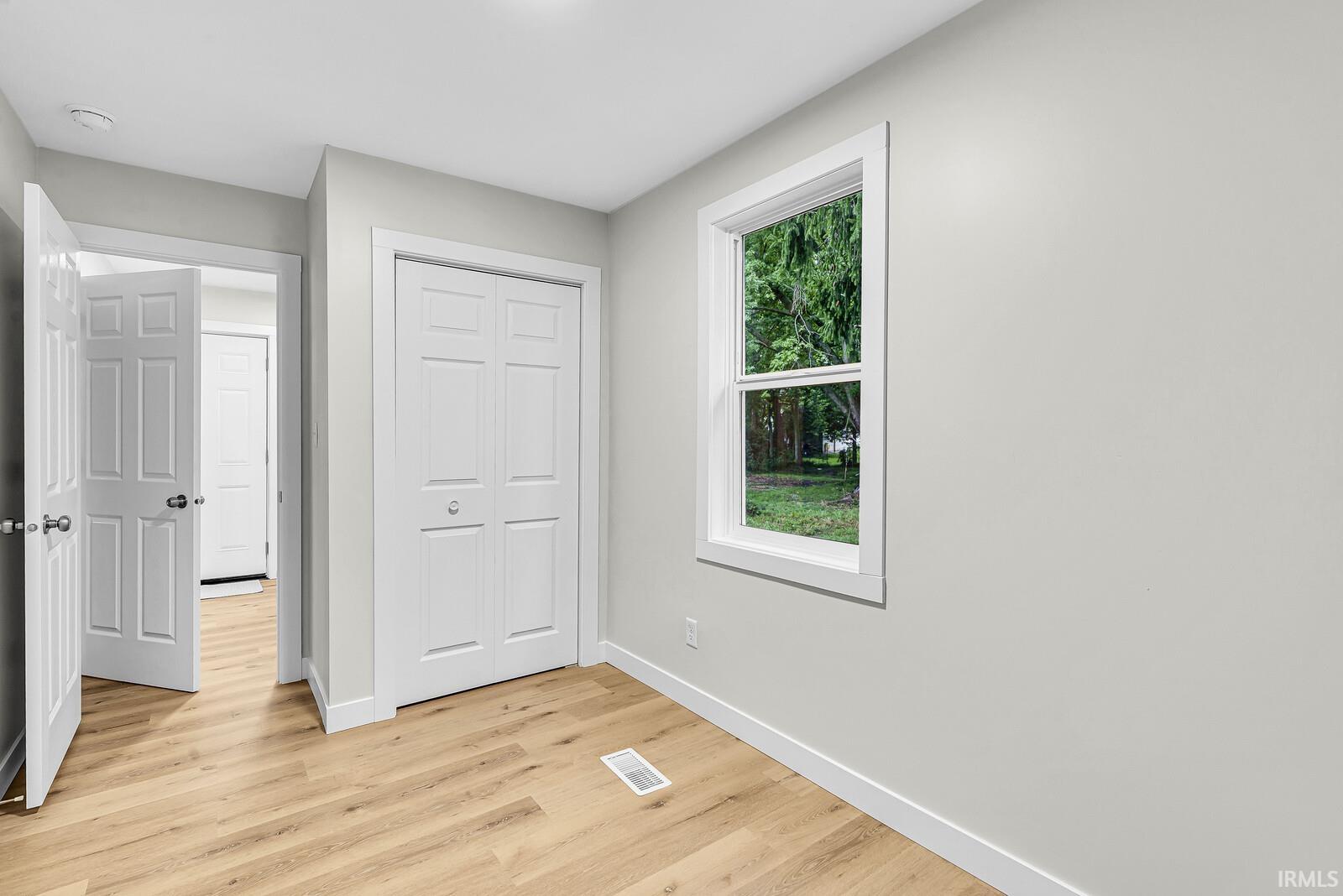 2422 Kenwood Avenue South Bend IN 46628