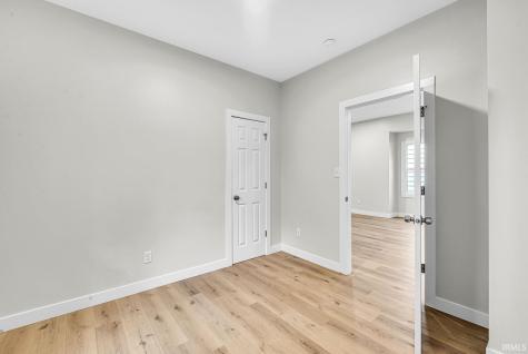 2422 Kenwood Avenue South Bend IN 46628