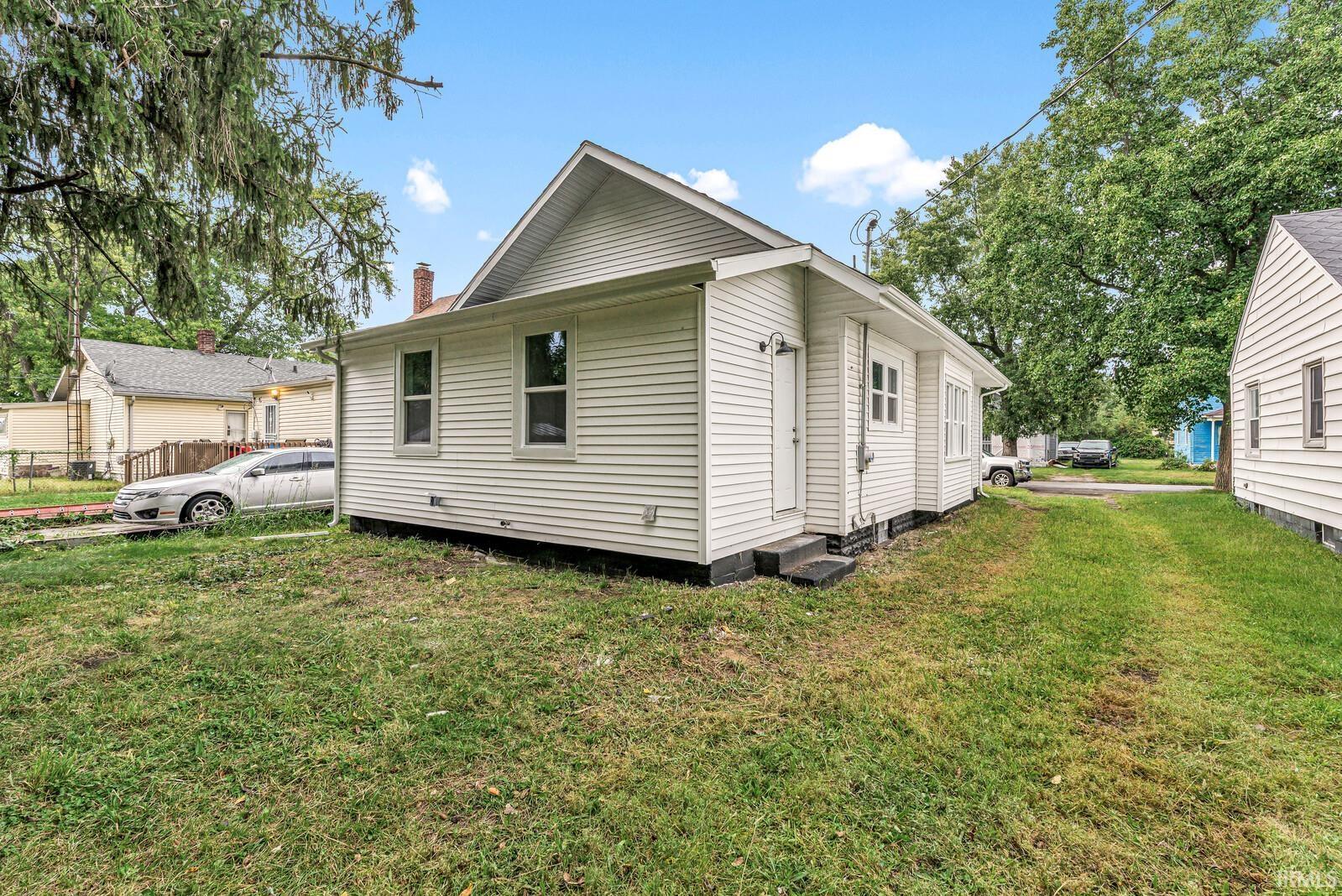 2422 Kenwood Avenue South Bend IN 46628