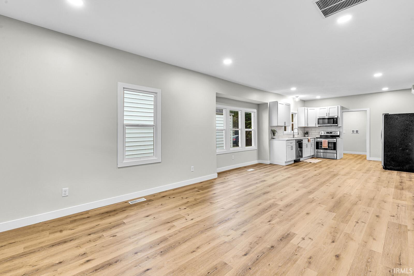 2422 Kenwood Avenue South Bend IN 46628