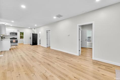 2422 Kenwood Avenue South Bend IN 46628