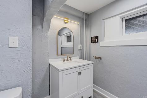 113 S 12th Street Elwood IN 46036