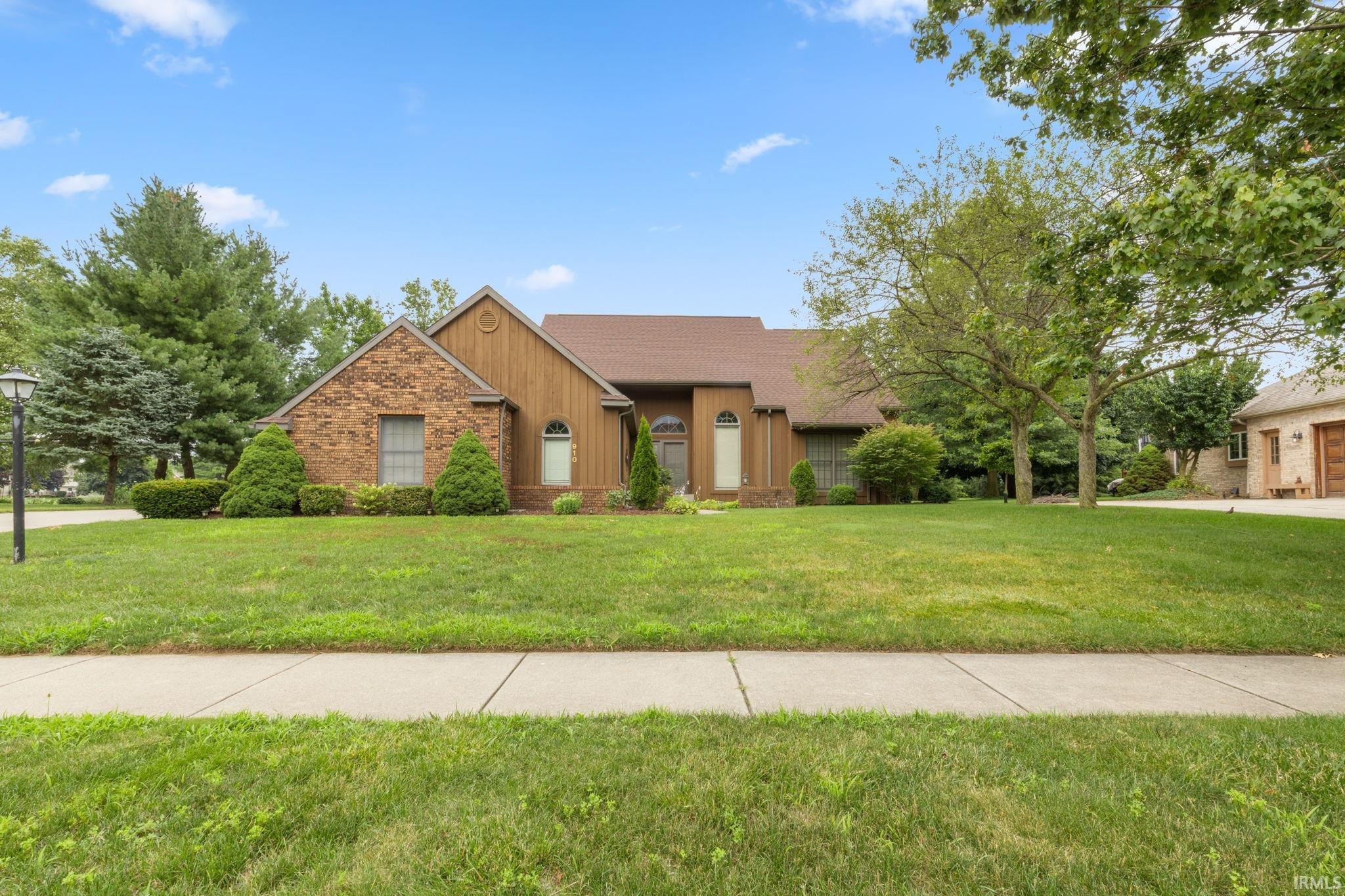 910 Foxbriar Lane Goshen IN 46526