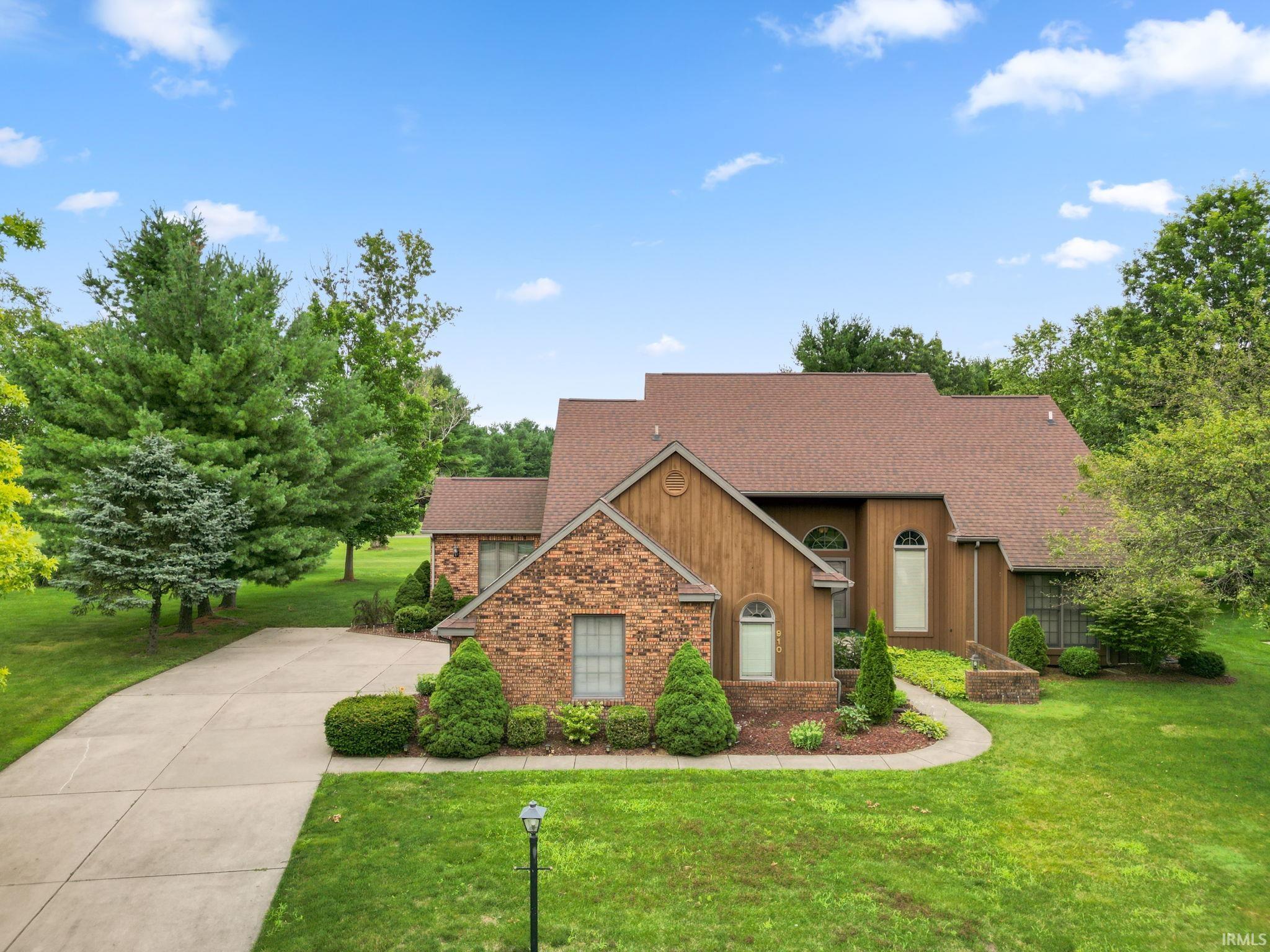 910 Foxbriar Lane Goshen IN 46526