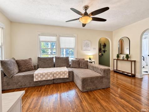 207 E 9th Street Jonesboro IN 46938