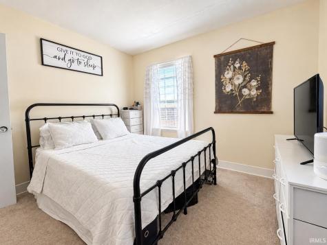 207 E 9th Street Jonesboro IN 46938
