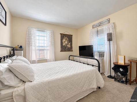 207 E 9th Street Jonesboro IN 46938