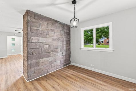 102 S Greenlawn Avenue South Bend IN 46617