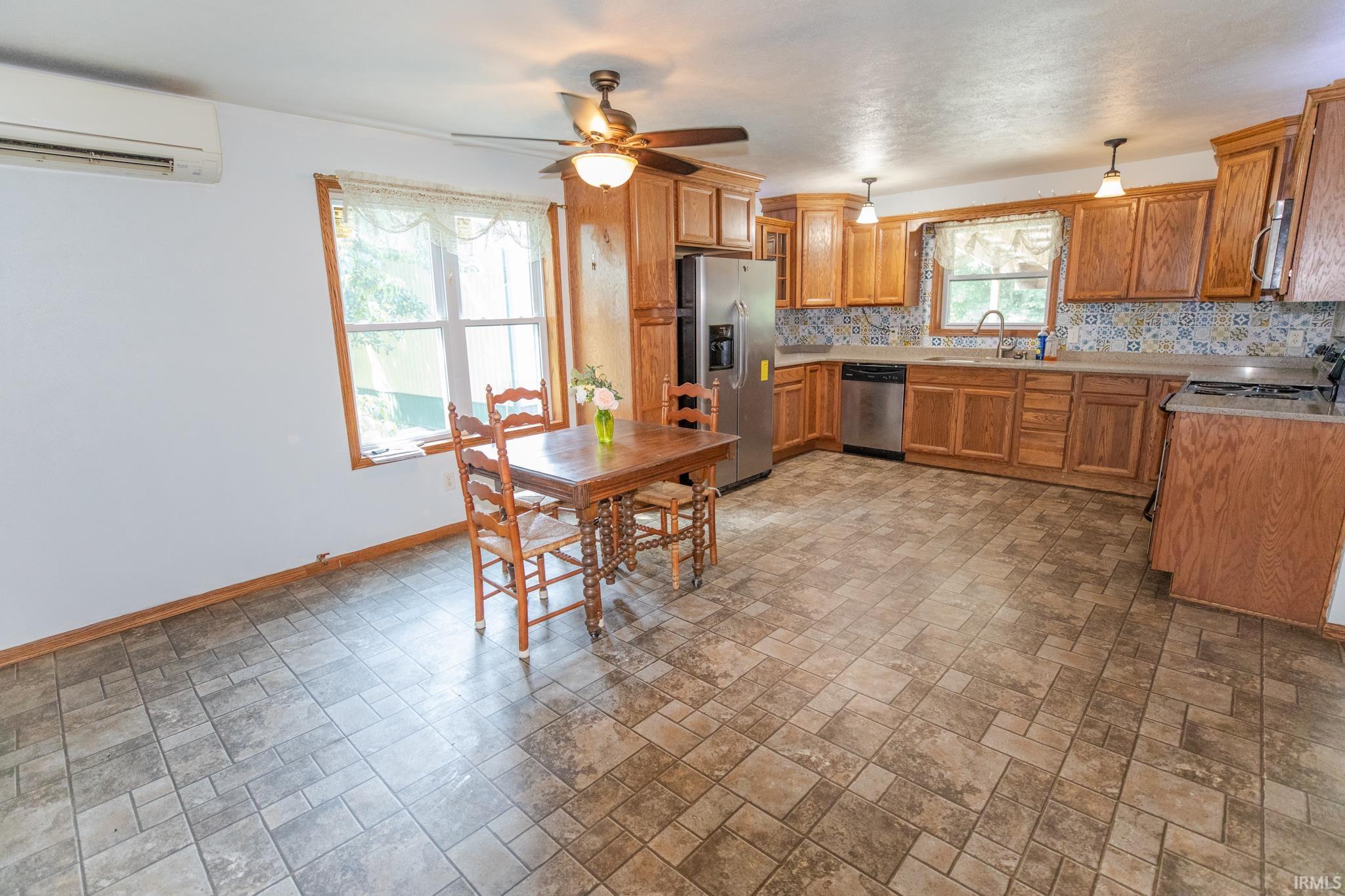 619 E 1500 N Akron IN 46910