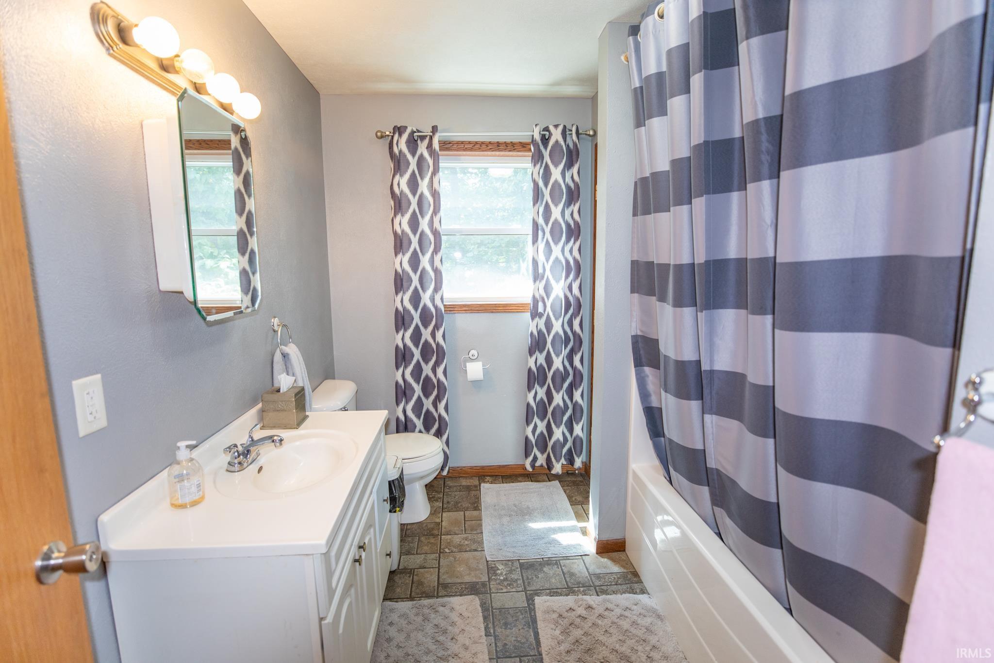 619 E 1500 N Akron IN 46910