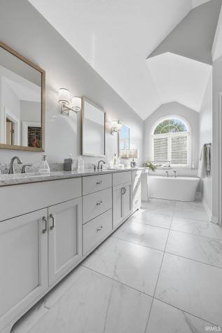 229 Eagle Cliff Cove Huntertown IN 46748