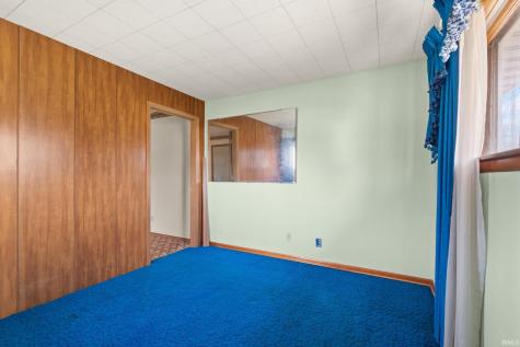 102 Eastgate Avenue Loogootee IN 47553