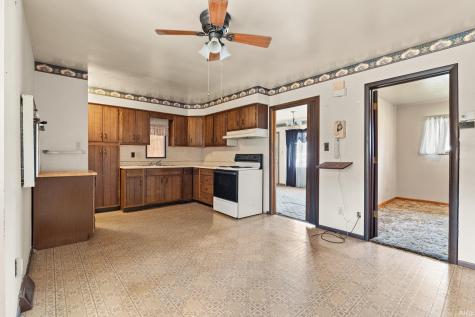 102 Eastgate Avenue Loogootee IN 47553