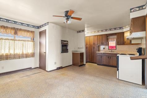 102 Eastgate Avenue Loogootee IN 47553