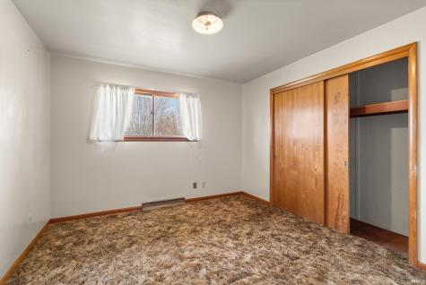 102 Eastgate Avenue Loogootee IN 47553