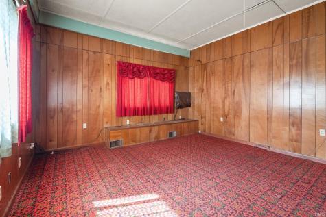 102 Eastgate Avenue Loogootee IN 47553